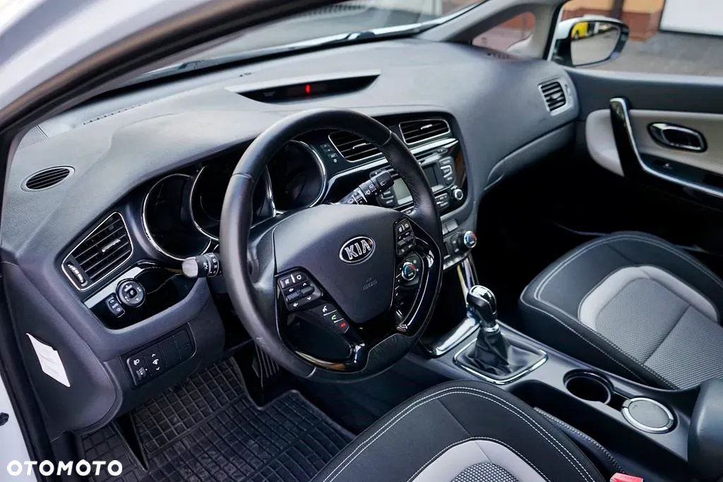 Kia Ceed - 22