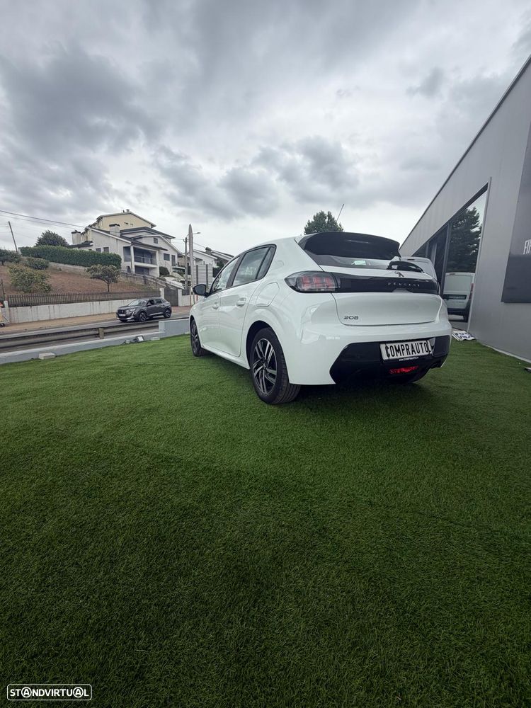 Peugeot 208 - 5