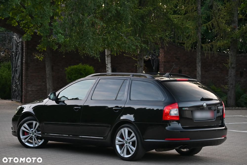 Skoda Octavia 2.0 TSI DSG RS - 16