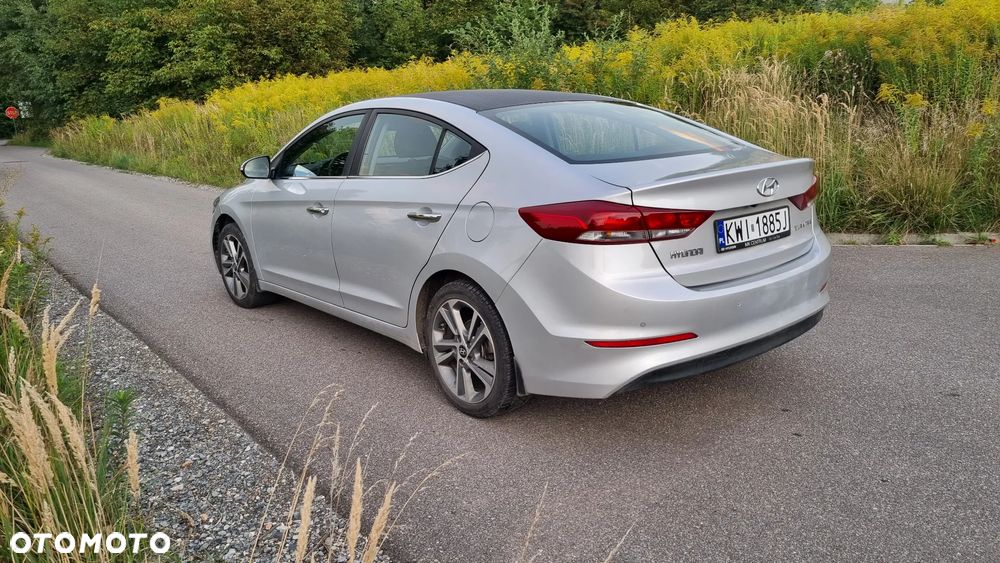 Hyundai Elantra 1.6 CRDi Comfort - 5