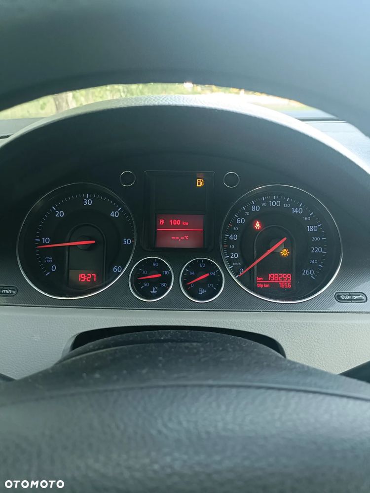 Volkswagen Passat 1.9 TDI Individual - 33