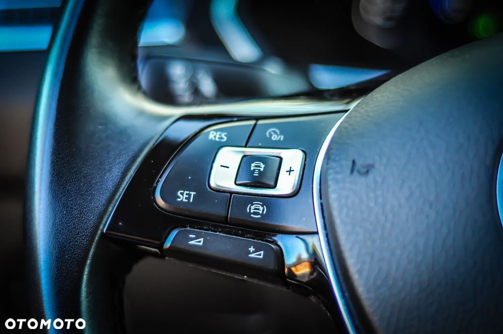 Volkswagen Tiguan - 26