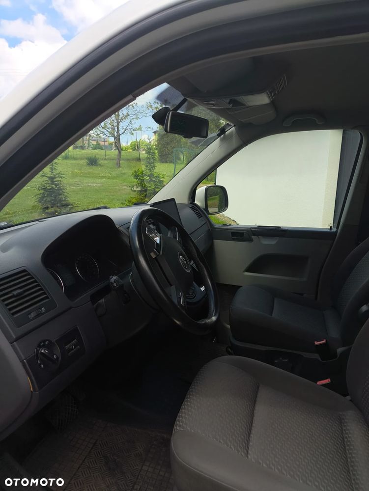 Volkswagen Caravelle - 6
