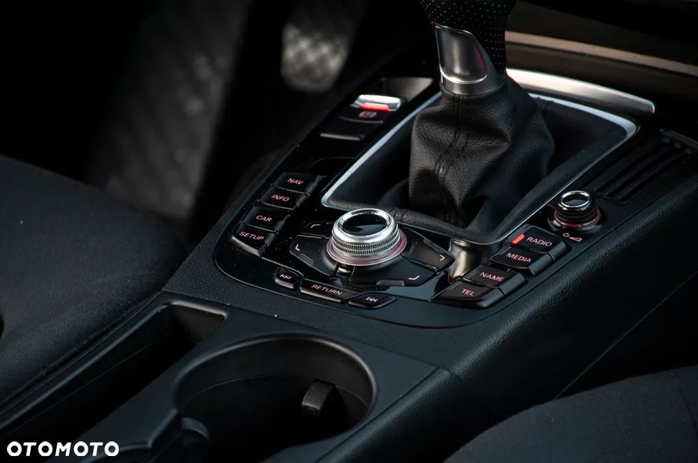 Audi A4 Avant 2.0 TDI DPF quattro Ambiente - 23