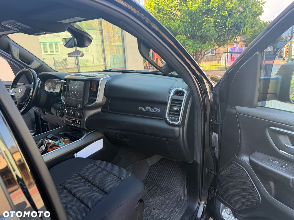 RAM 1500 Crew Cab Shortbed Bighorn - 8