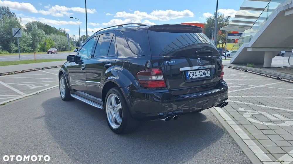 Mercedes-Benz ML 63 AMG 4-Matic - 13