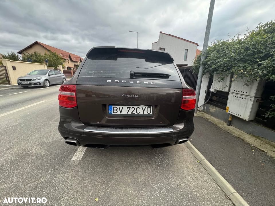 Porsche Cayenne 3.0 L V6 - 7