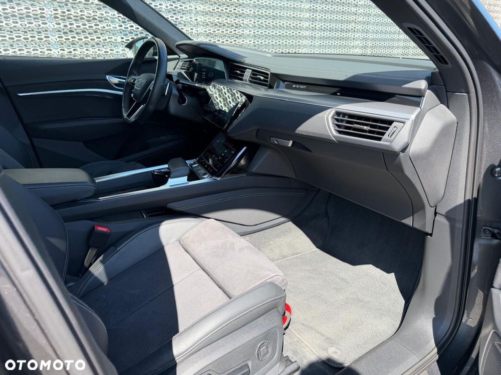 Audi e-tron 55 Quattro S Line - 26