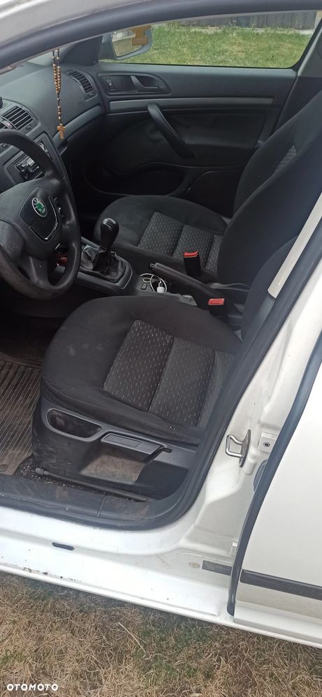 Skoda Octavia 1.6 Mint - 9