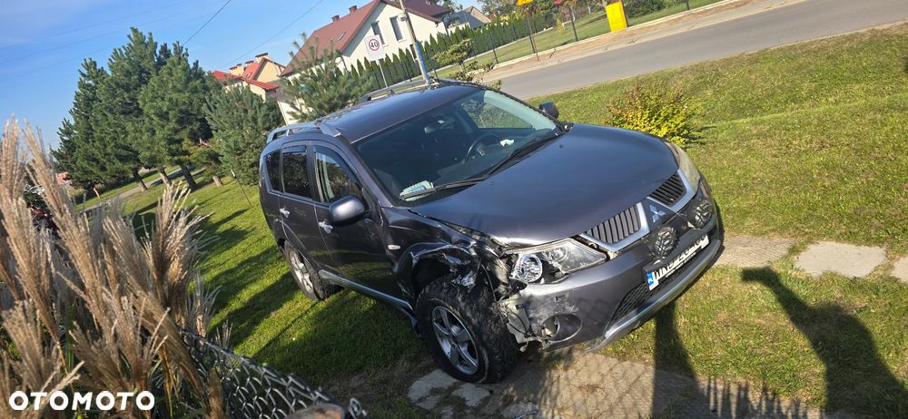 Mitsubishi Outlander 2.2 DID Instyle - 3