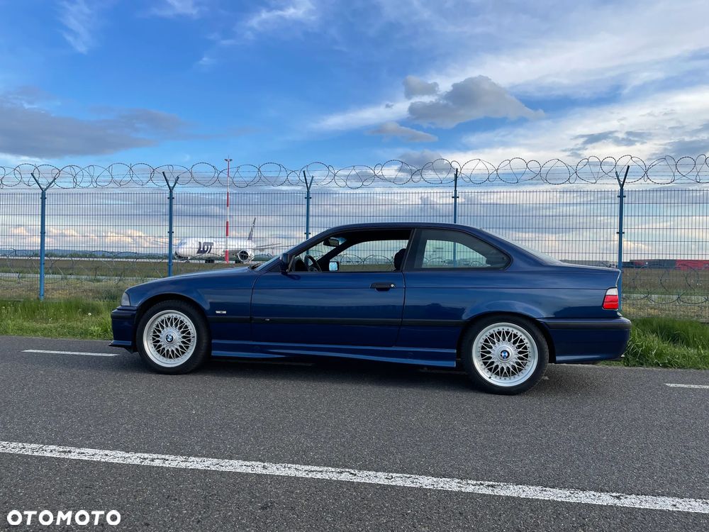 BMW Seria 3 323i - 1