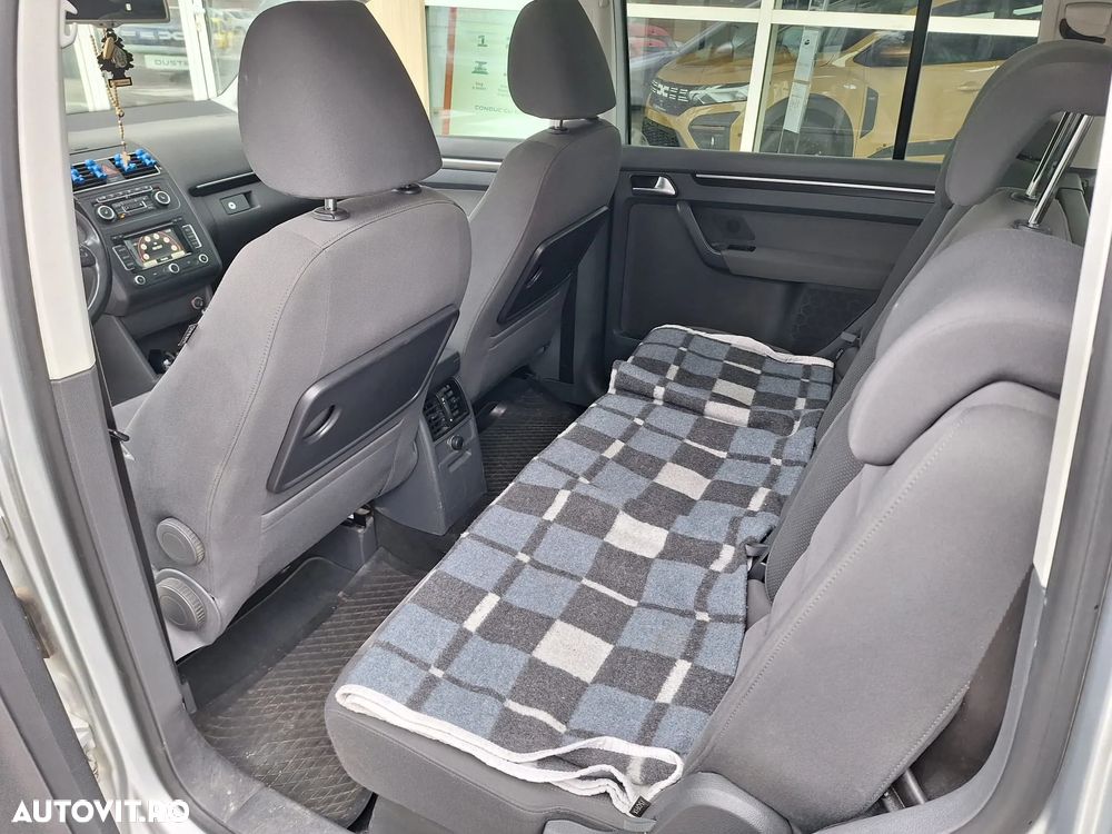 Volkswagen Touran 2.0 TDI DPF BlueMotion Technology Highline - 9