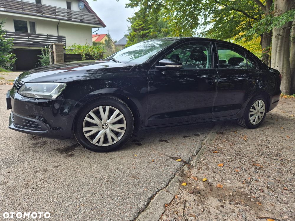 Volkswagen Jetta 1.6 TDI Comfortline - 12