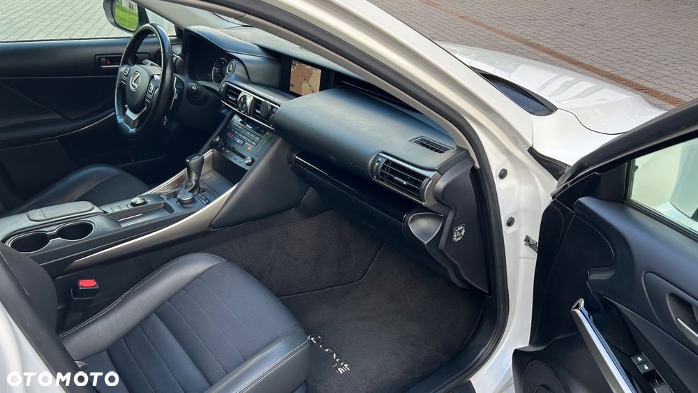 Lexus IS F SPORT - 30