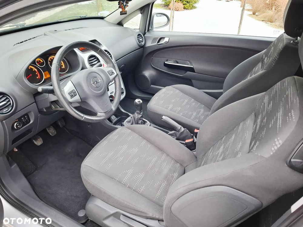 Opel Corsa 1.4 16V Satellite - 33