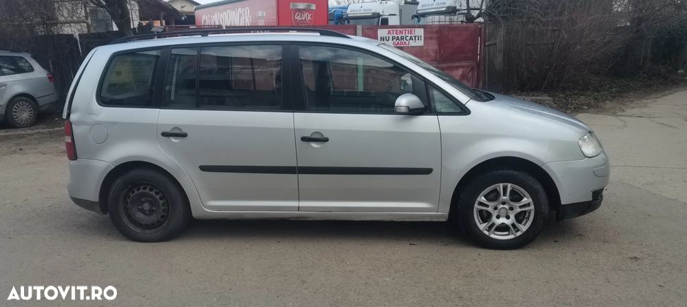 Volkswagen Touran 1.9 TDI Trendline - 3