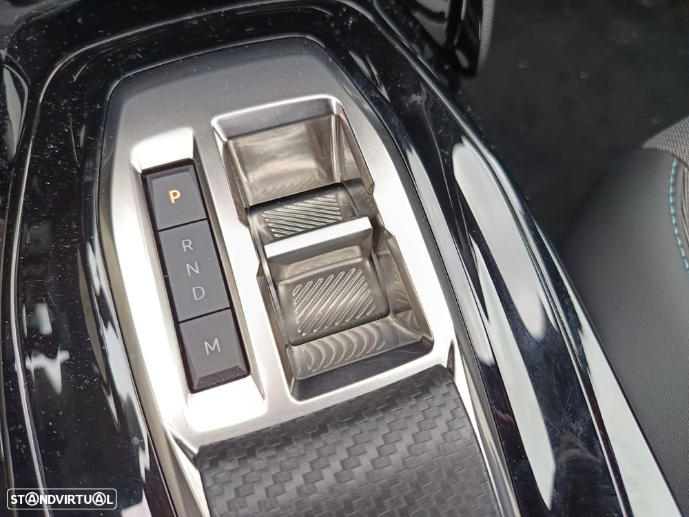 Peugeot 2008 1.5 BlueHDi Allure Pack EAT8 - 24