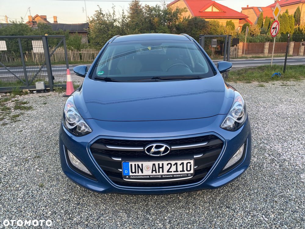 Hyundai i30 blue Kombi 1.4 YES Gold - 2