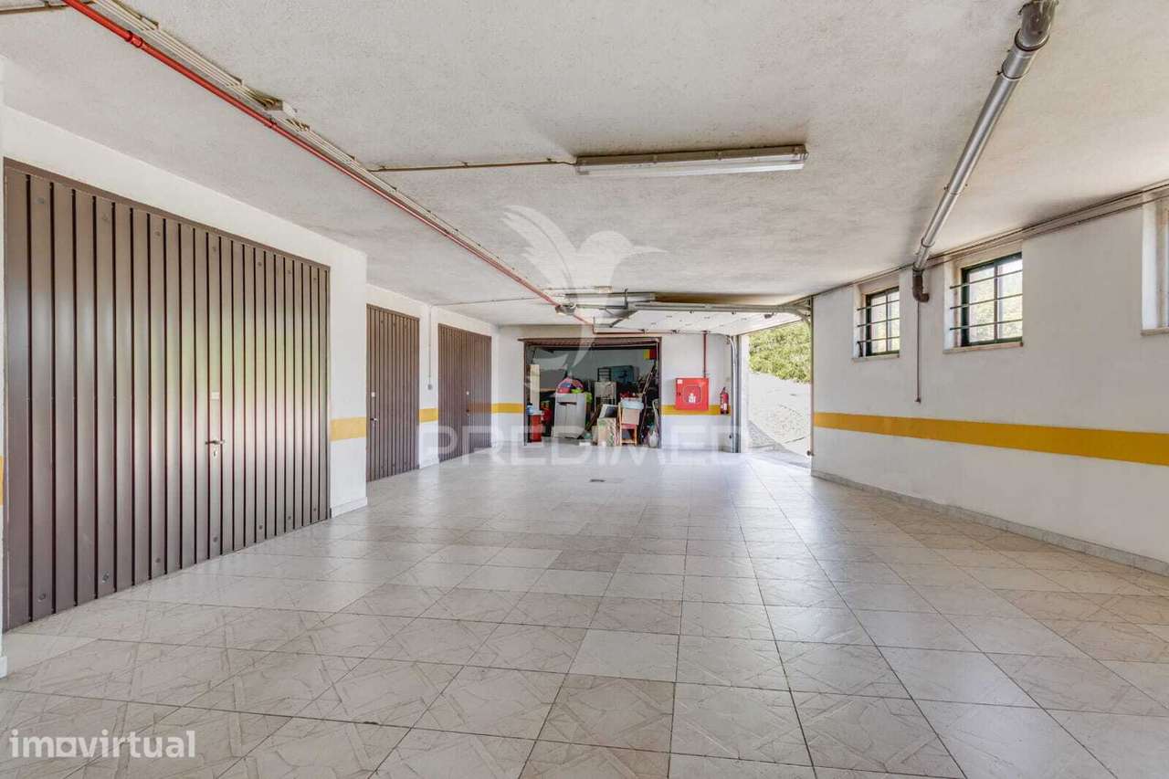 Garagem com 45 m² e 3 Lugares de Estacionamento - Grande imagem: 4/6