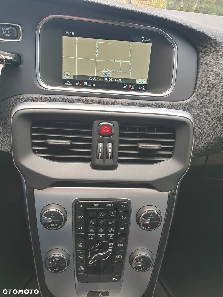 Volvo V40 D2 R Design - 25