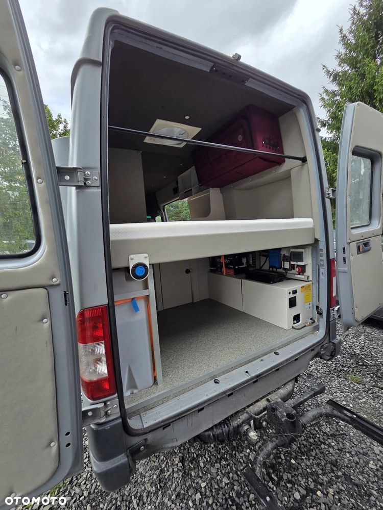 Mercedes-Benz Sprinter - 16