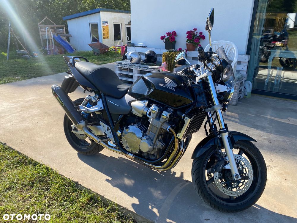 Honda CB - 1
