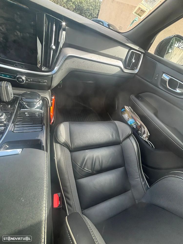 Volvo V60 2.0 T8 AWD TE R-Design - 13