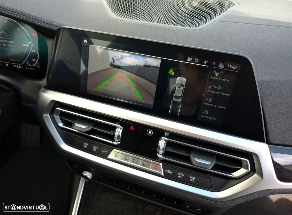 BMW 330 e Pack M Auto - 25