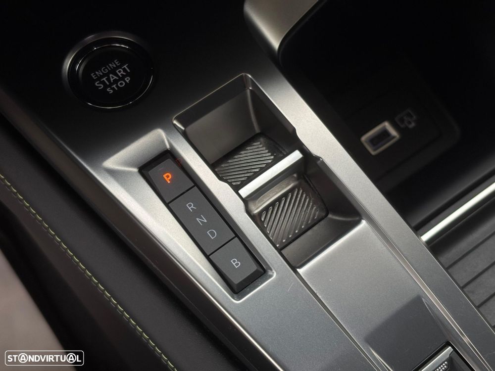 Peugeot 308 1.6 Hybrid GT Pack e-EAT8 - 32