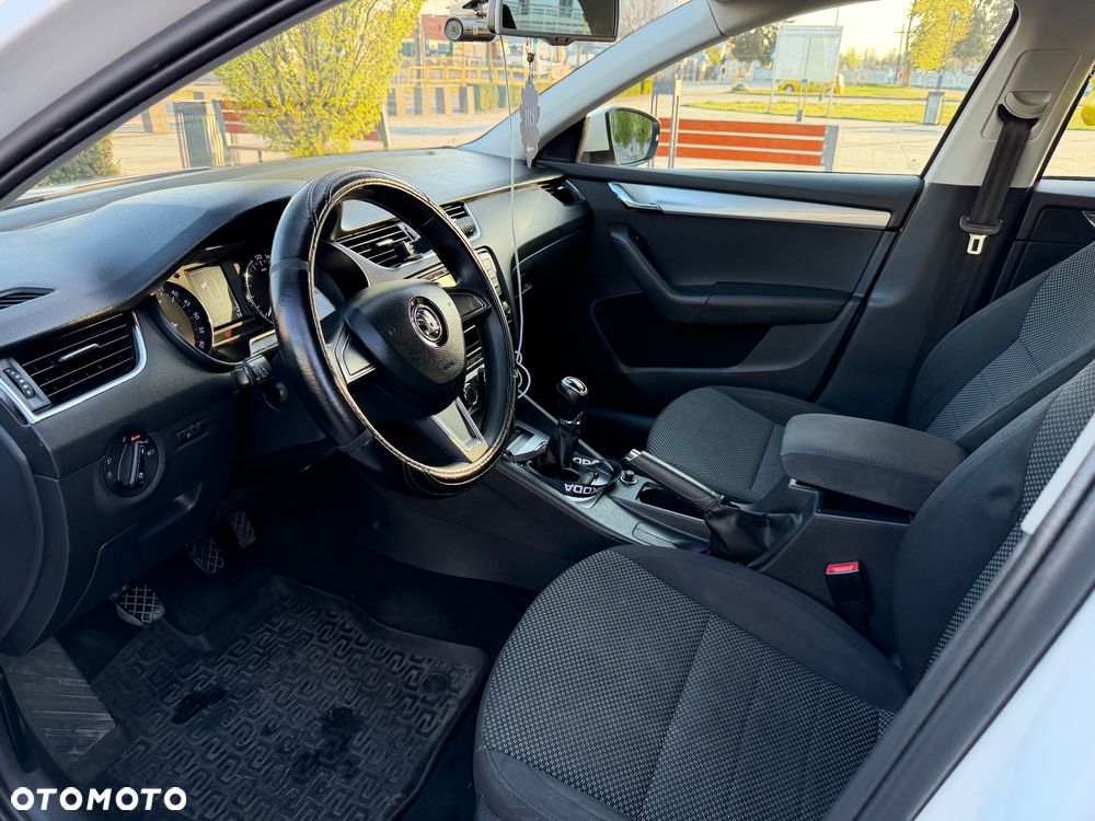 Skoda Octavia 1.6 TDI (Green tec) 4x4 Ambition - 19