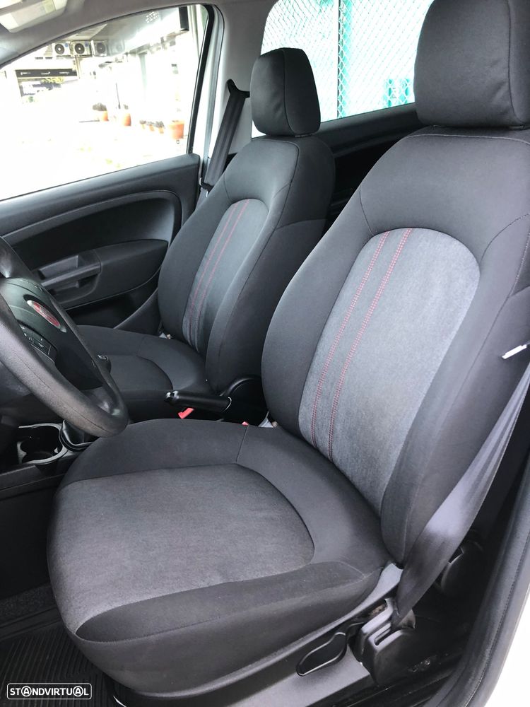Fiat Punto 1.3 M-Jet Lounge S&S - 15