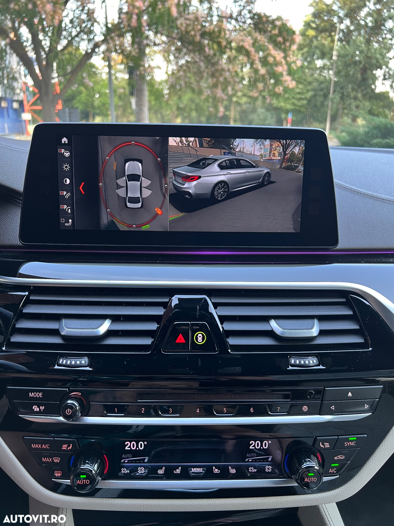 BMW Seria 5 550i xDrive - 23