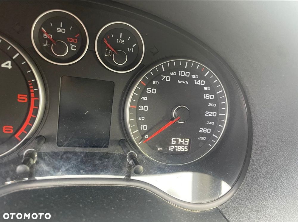 Audi A3 1.6 TDI S line Sportpaket - 9