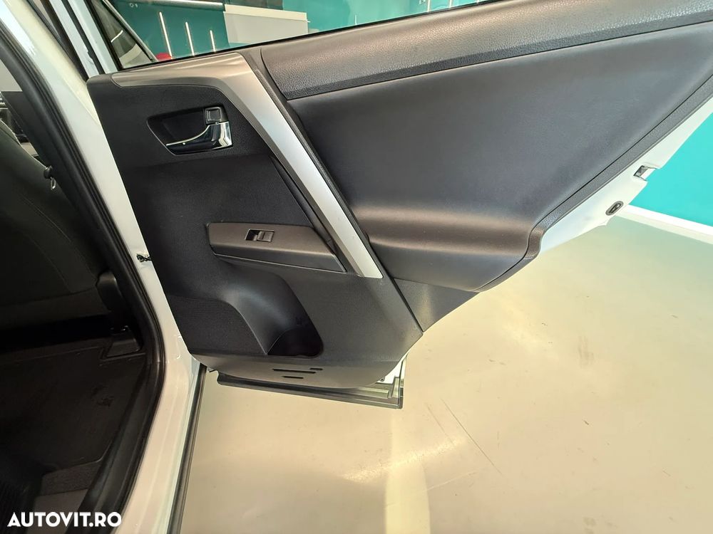 Toyota RAV4 2.5 4x4 Hybrid Executive - 23