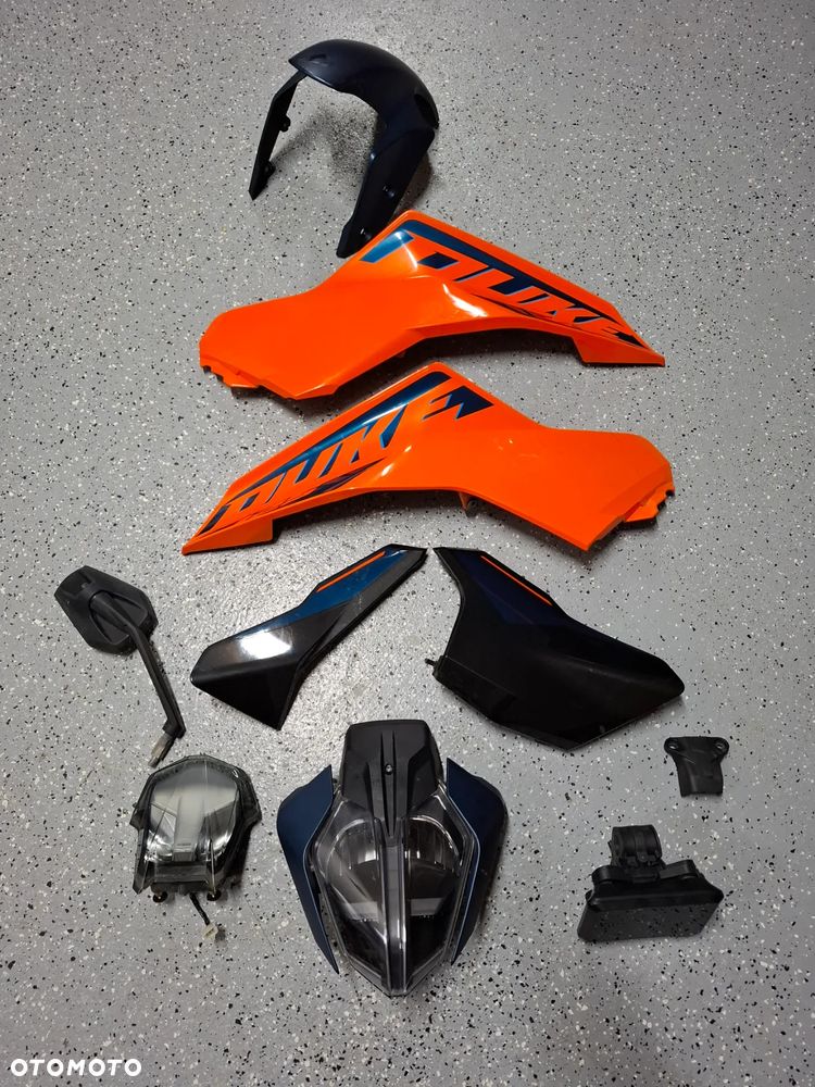 KTM Duke 125 390 lampa licznik owiewka boczek błotnik lusterko - 1