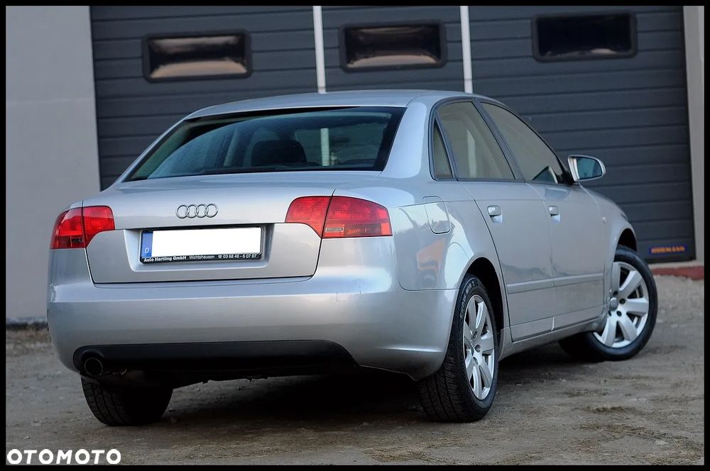 Audi A4 Limousine - 17