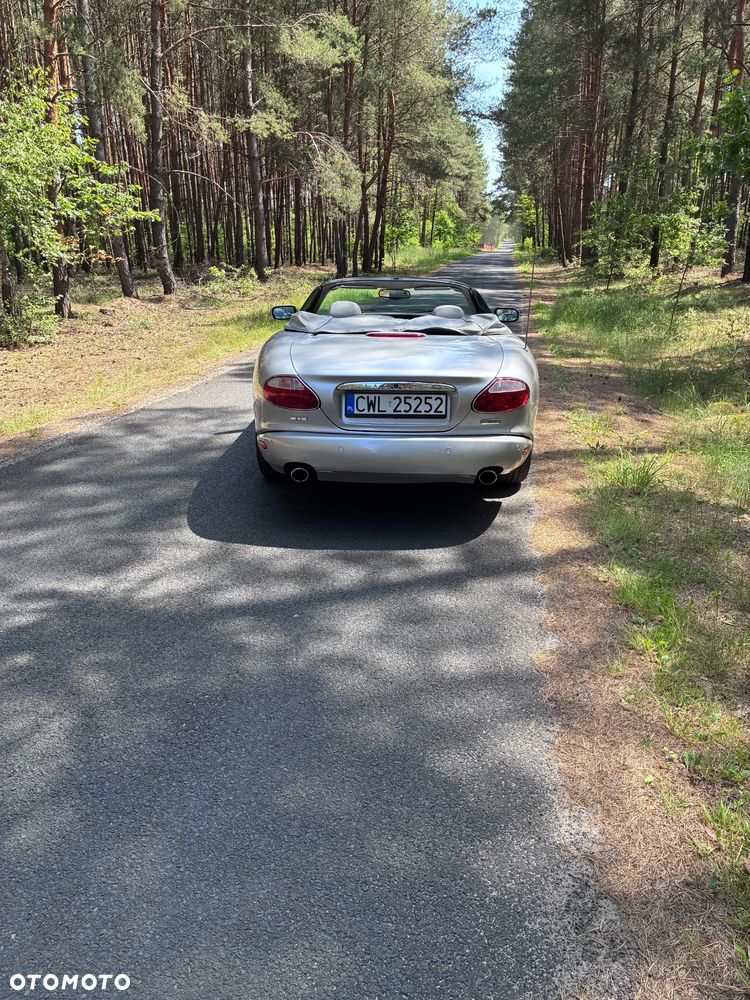 Jaguar XK8 Cabriolet - 20