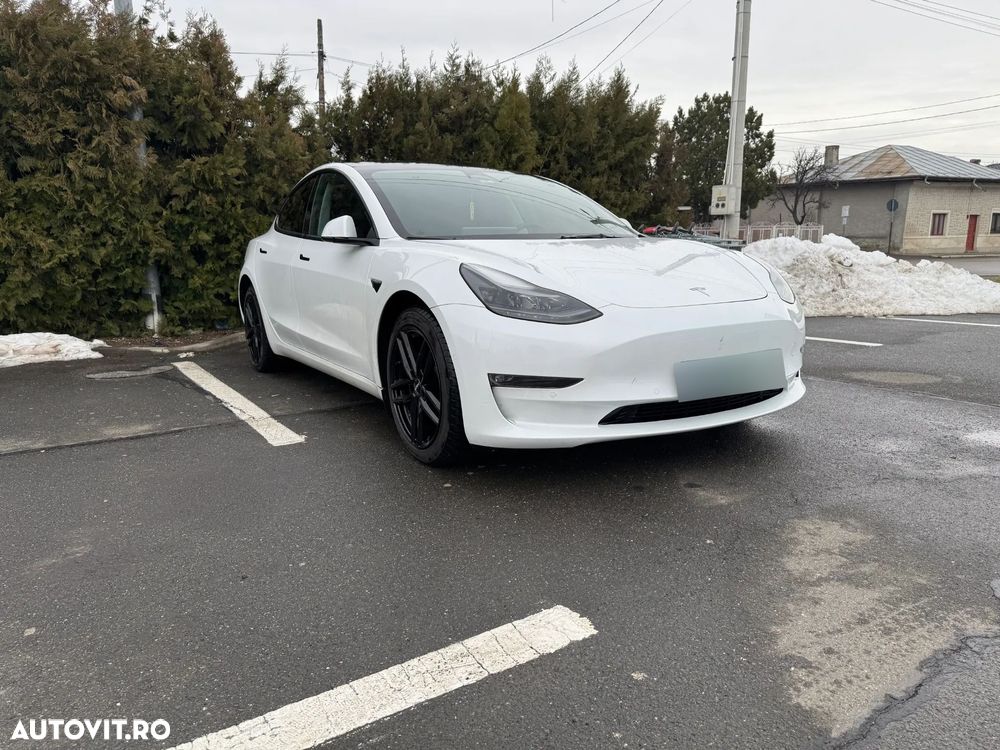 Tesla Model 3 - 5
