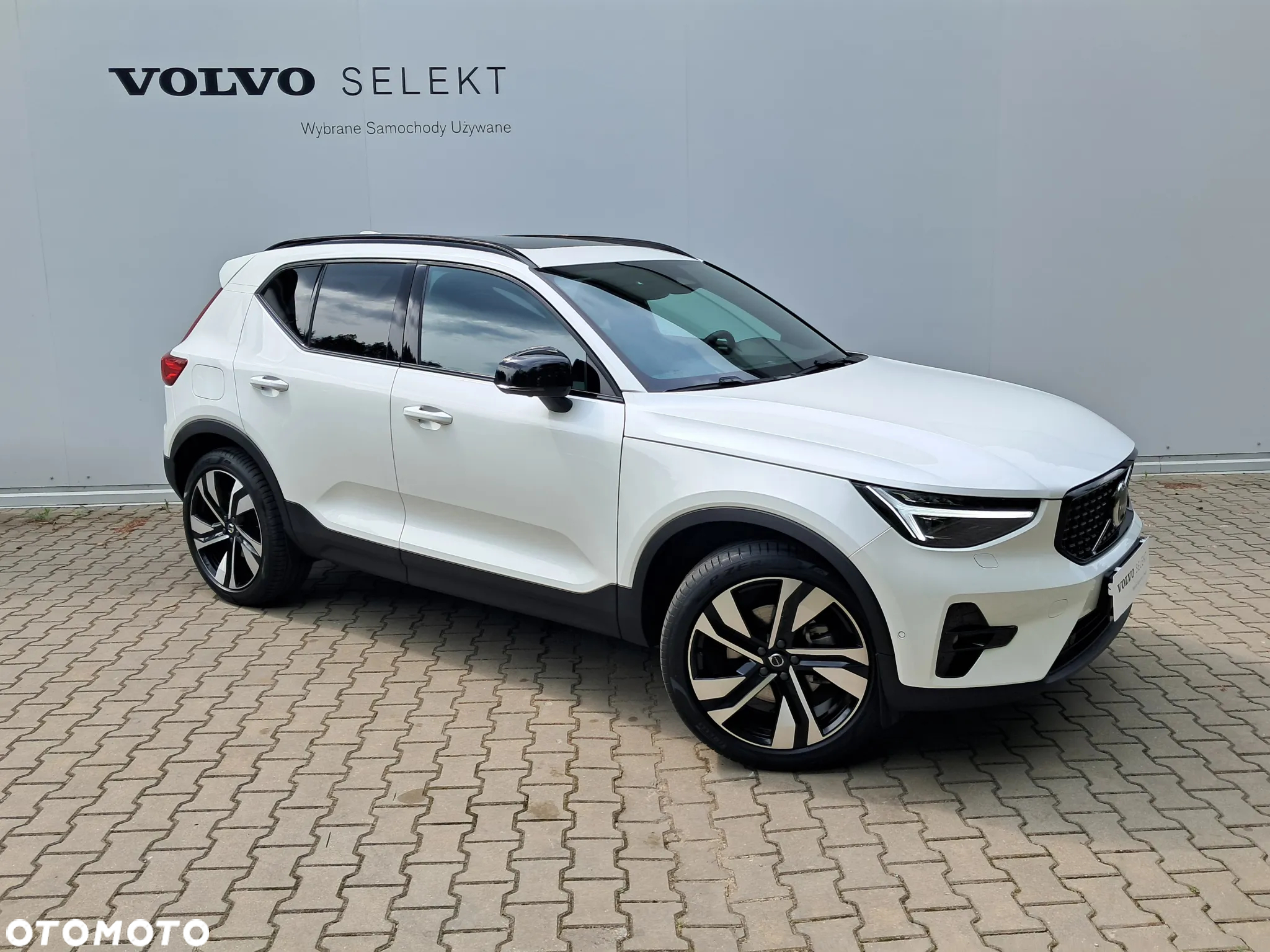 Volvo XC 40 B3 Plus Dark - 3