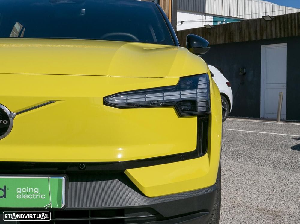 Volvo EX30 Single Motor Extended Range RWD Plus - 10