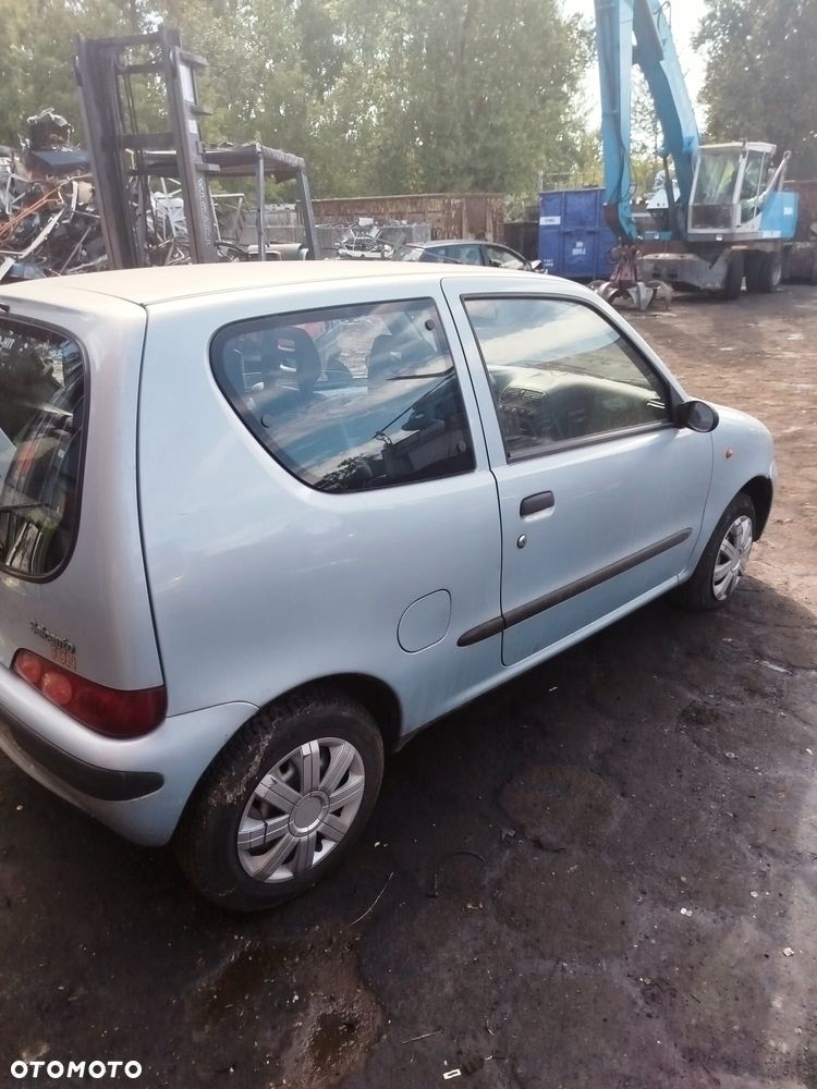 Fiat Seicento na części. - 7