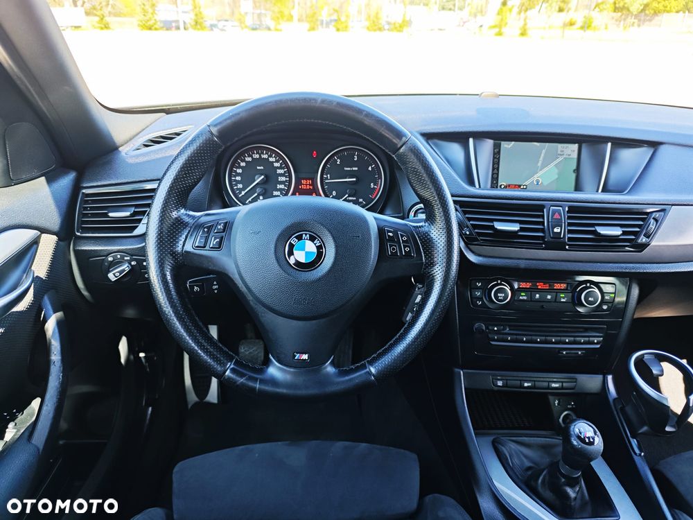 BMW X1 sDrive18d Sport Line - 22