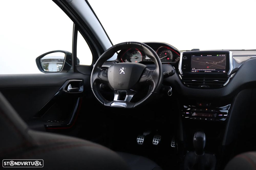 Peugeot 2008 1.2 PureTech GT Line - 34