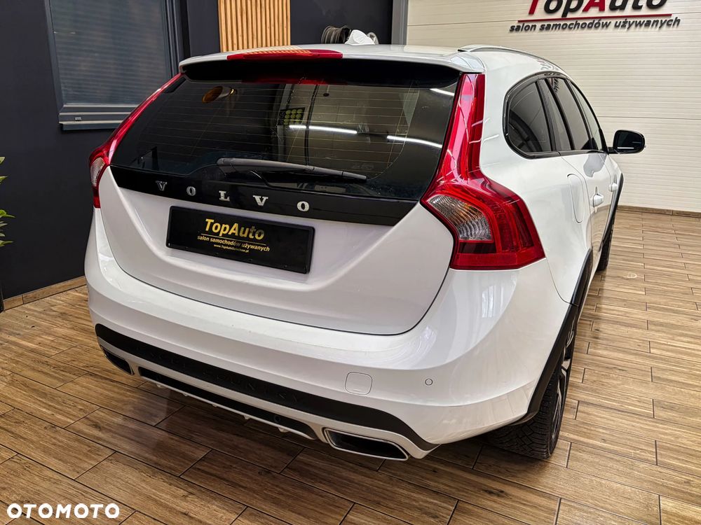 Volvo V60 Cross Country D3 Geartronic Summum - 9