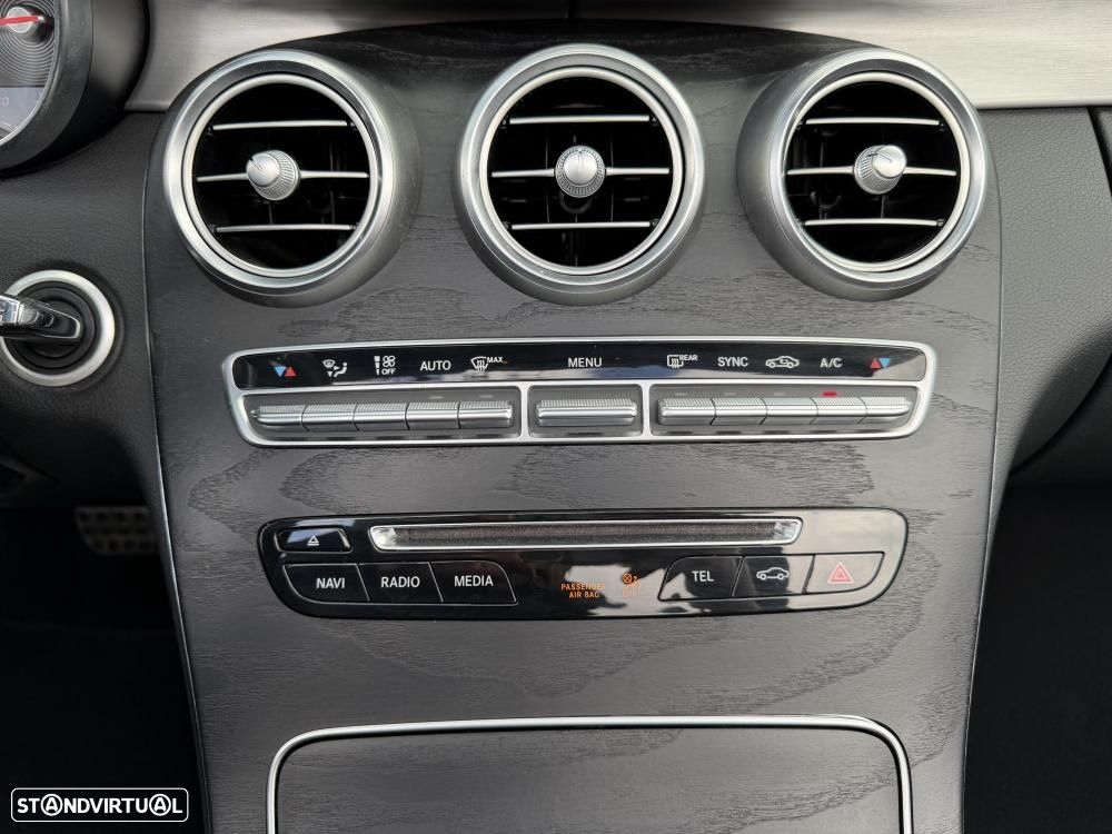Mercedes-Benz C 180 Cabrio 9G-Tronic AMG Line - 28