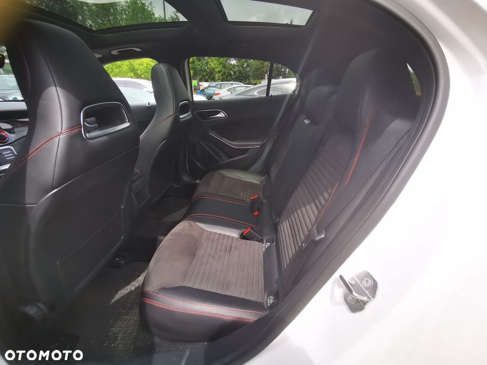 Mercedes-Benz GLA AMG 45 4Matic AMG Speedshift 7G-DCT AMG Night Edition - 11