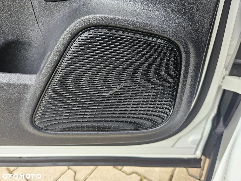 Mercedes-Benz GLA - 24