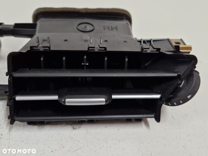 TOYOTA AVENSIS T27 LIFT T29 KRATKA NAWIEWU ŚRODKOWA 55670-05200 - 2