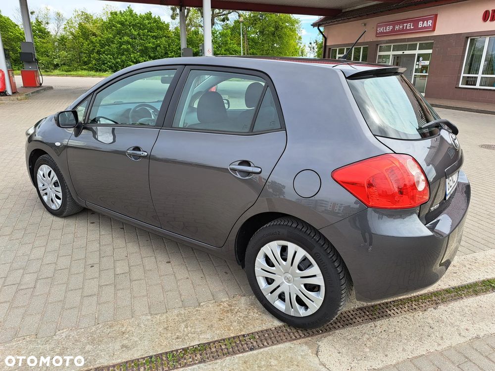 Toyota Auris - 10