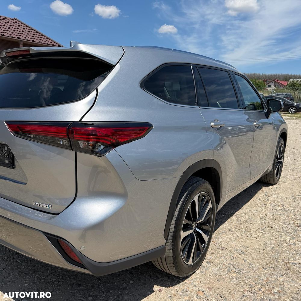 Toyota Highlander 2.5 L Dynamic Force 248CP Luxury Metallic - 4